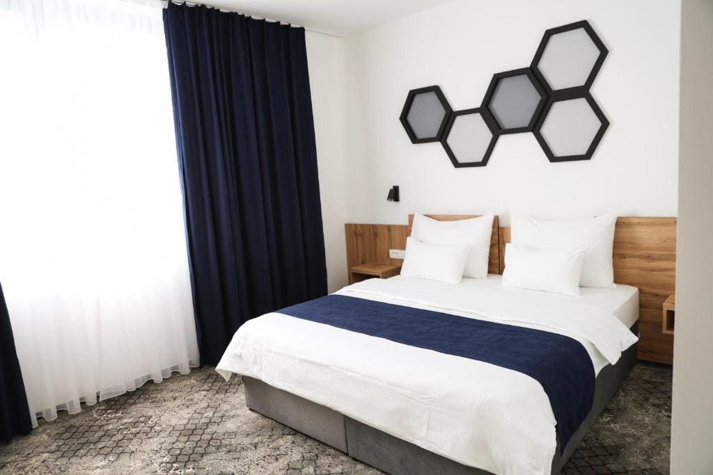 Standard Double or Twin Room room - Image 3