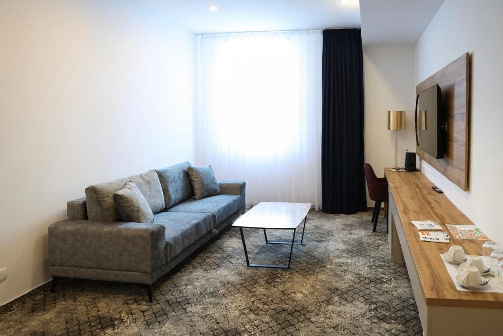 Suite room - Image 2
