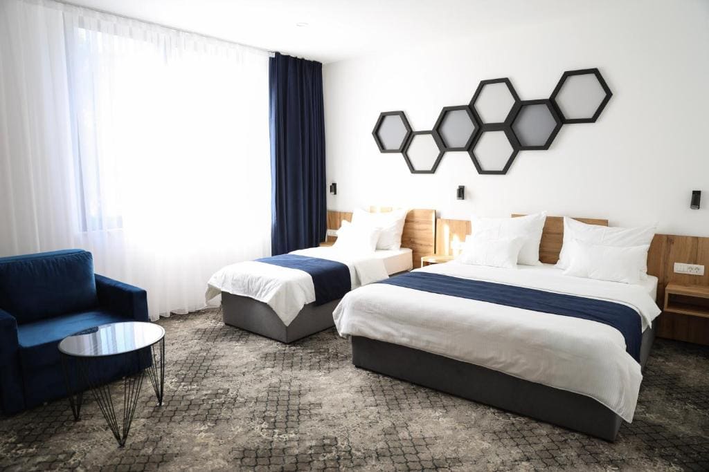 Comfort Triple Room room - Image 1