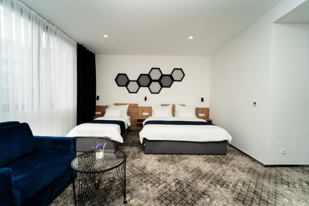 Comfort Triple Room room - Image 2