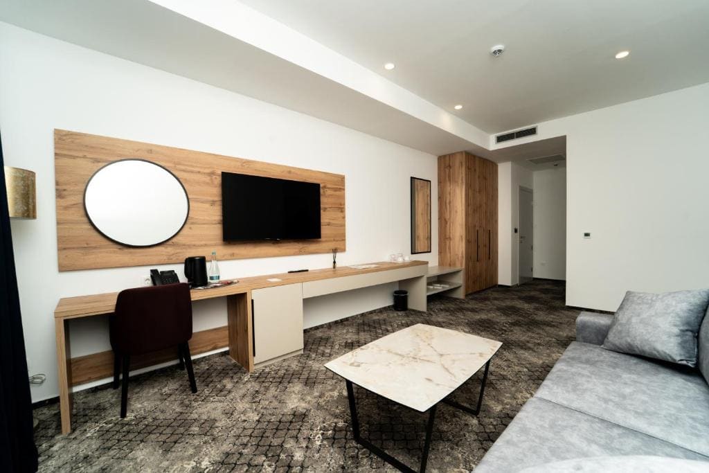Suite room - Image 3