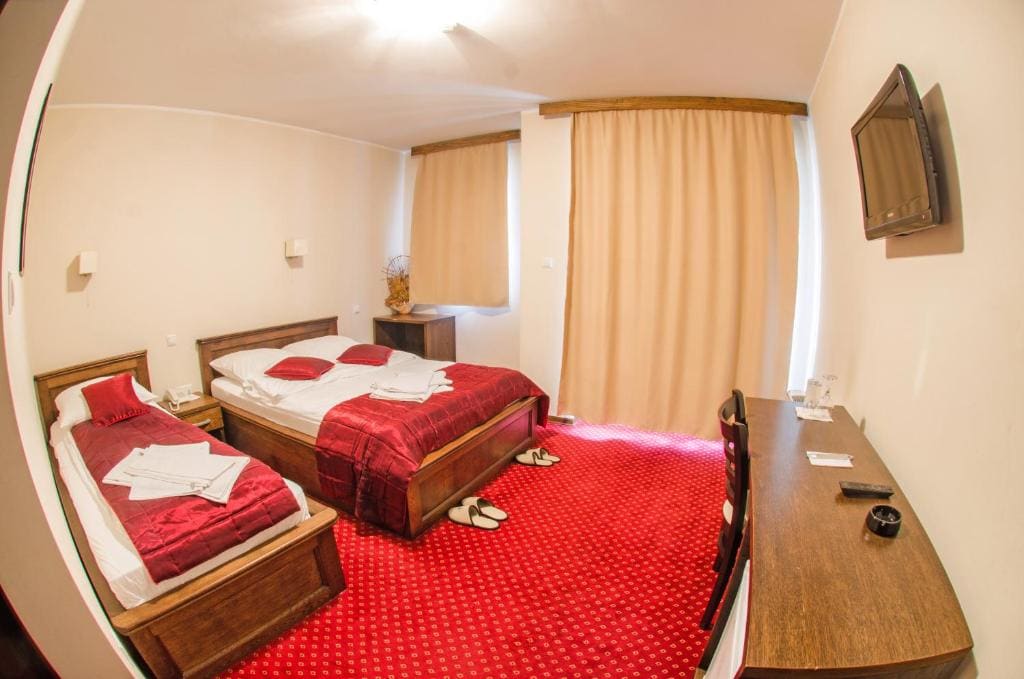 Double Room with Balcony room - Image 2