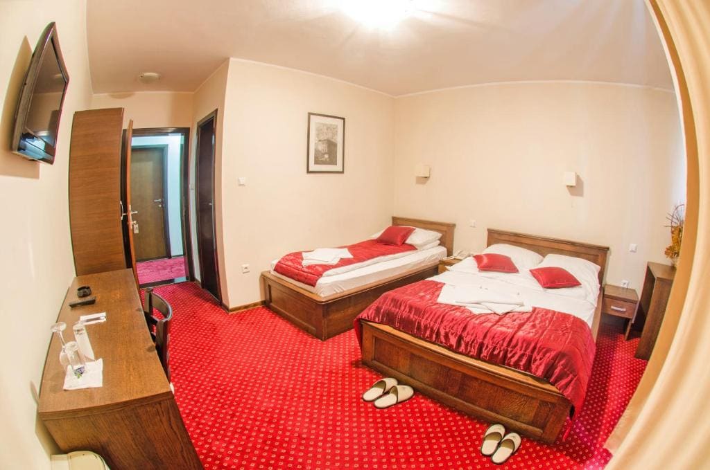 Double Room with Balcony room - Image 3
