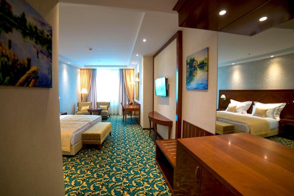 Deluxe Twin Room room - Image 2