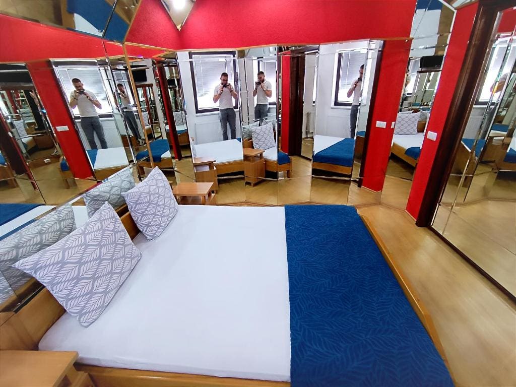 Studio Apartment room - Image 1