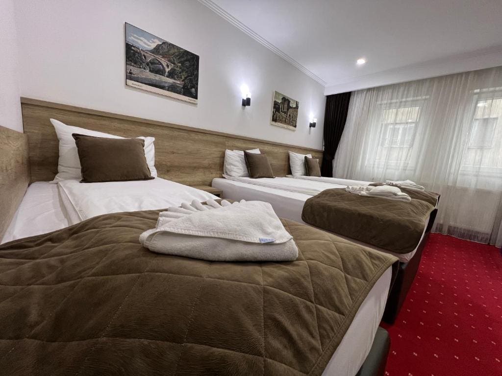 Comfort Triple Room room - Image 2