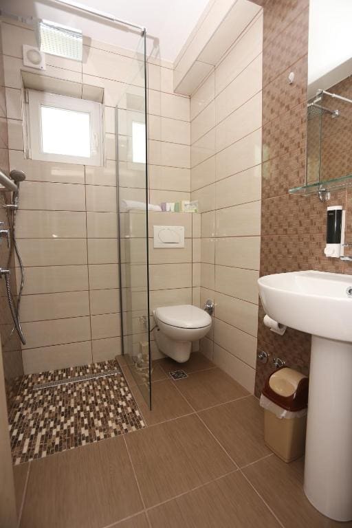 Deluxe Double Room with Balcony room - Image 1