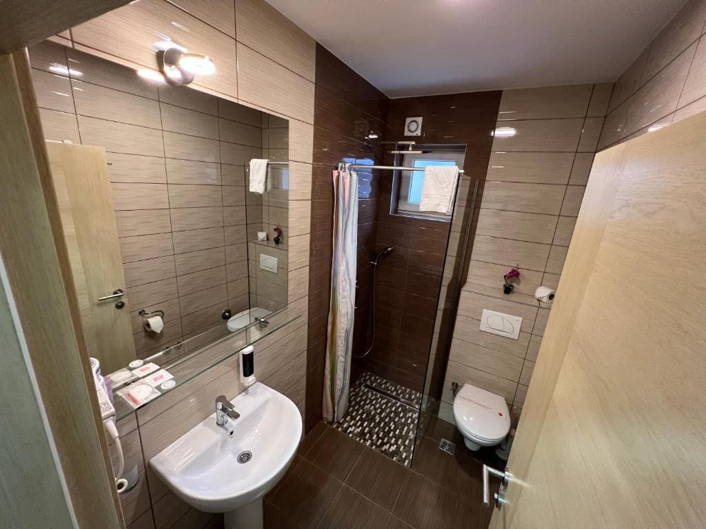 Double Room with Balcony room - Image 1