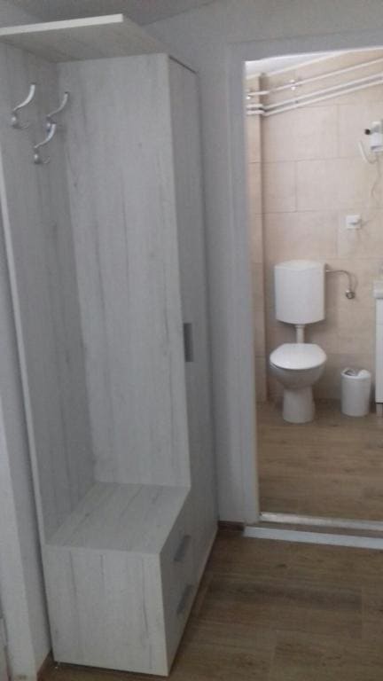 Deluxe One-Bedroom Apartment room - Image 1