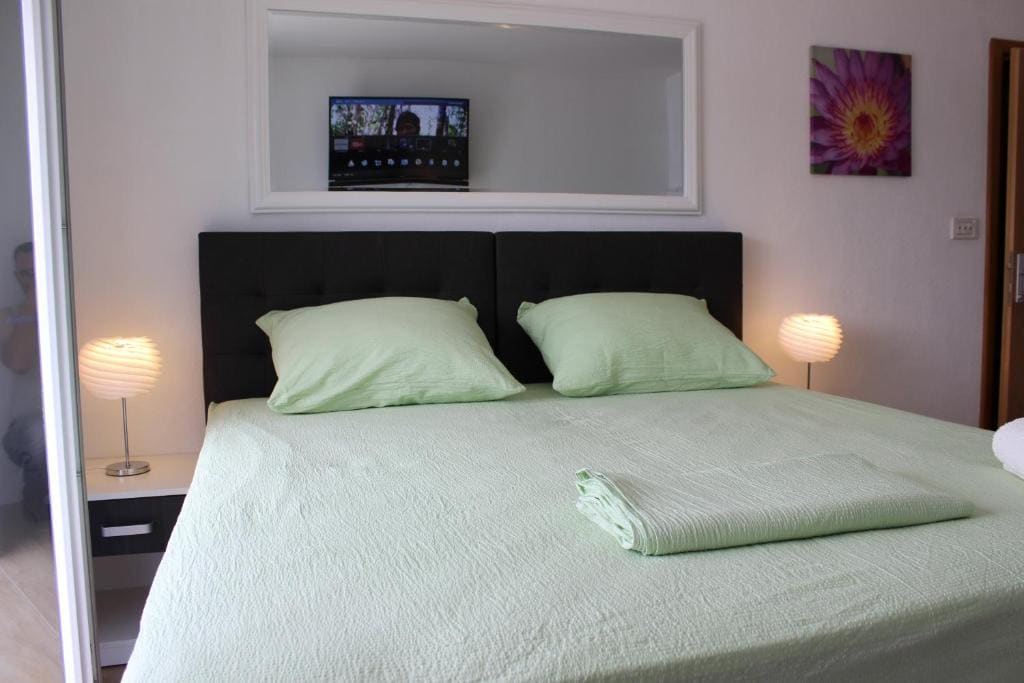 Deluxe Double or Twin Room with Sea View room - Image 3