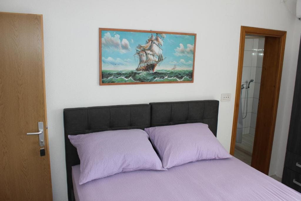 Deluxe Triple Room with Sea View room - Image 3