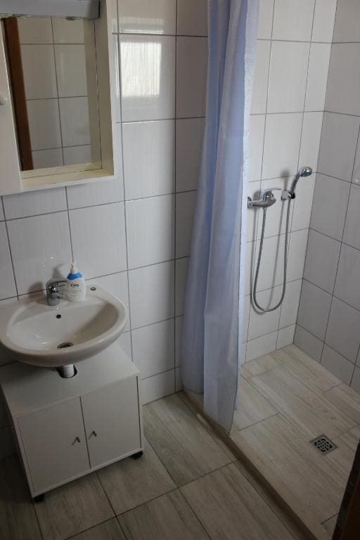 Deluxe Triple Room with Sea View room - Image 1