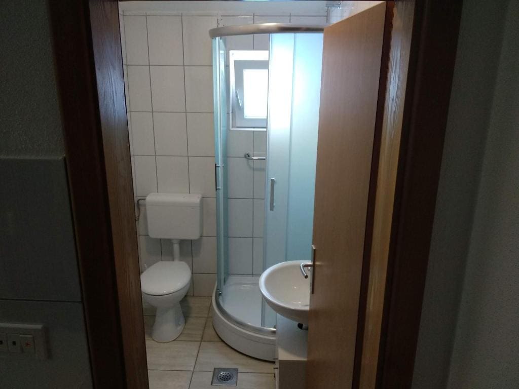 Double Room with Private Bathroom room - Image 2
