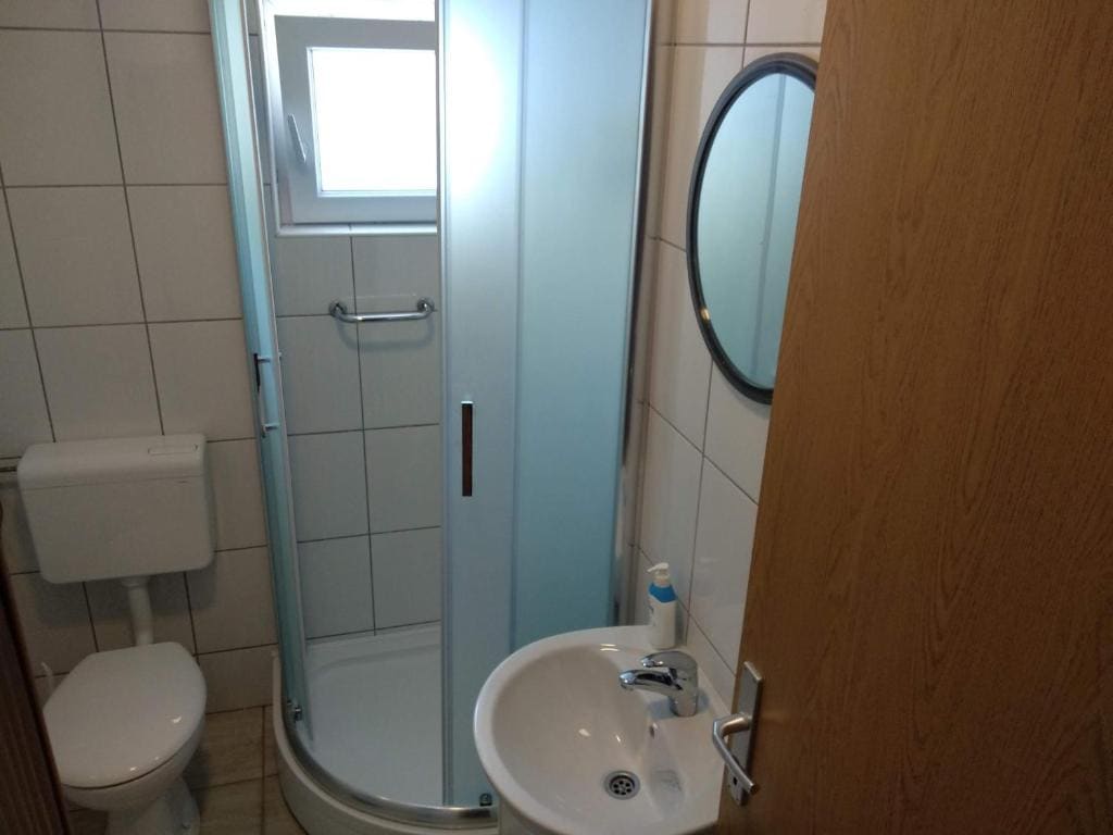 Double Room with Private Bathroom room - Image 3
