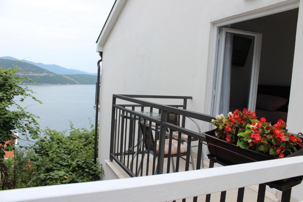 Triple Room with Balcony room - Image 2