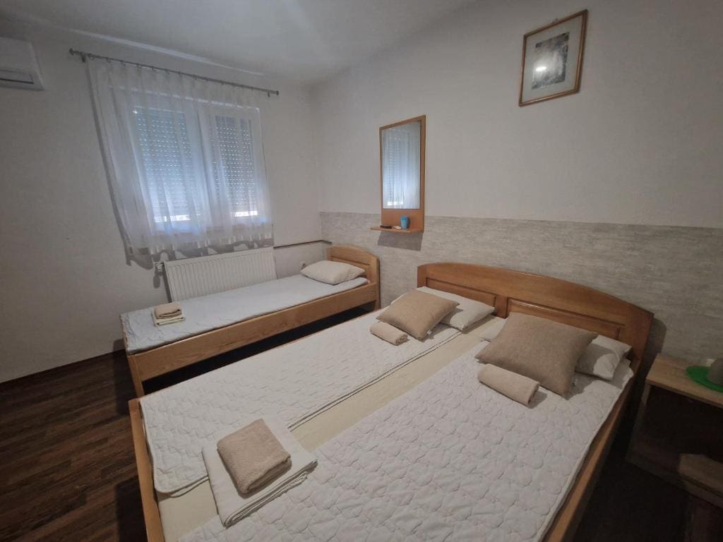 King Suite with Balcony room - Image 3