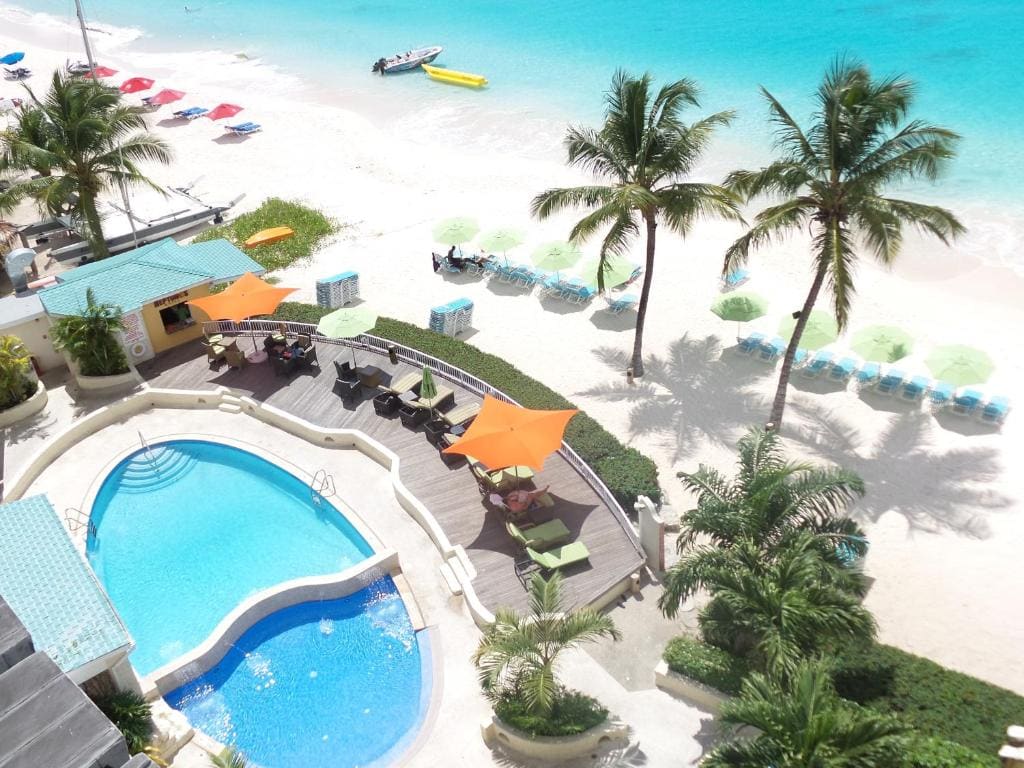 Double Room with Two Double Beds and Ocean View room - Image 2