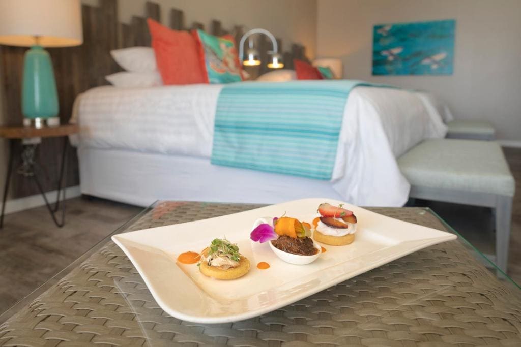 Luxury Two Bedroom Ocean Front Suite room - Image 3