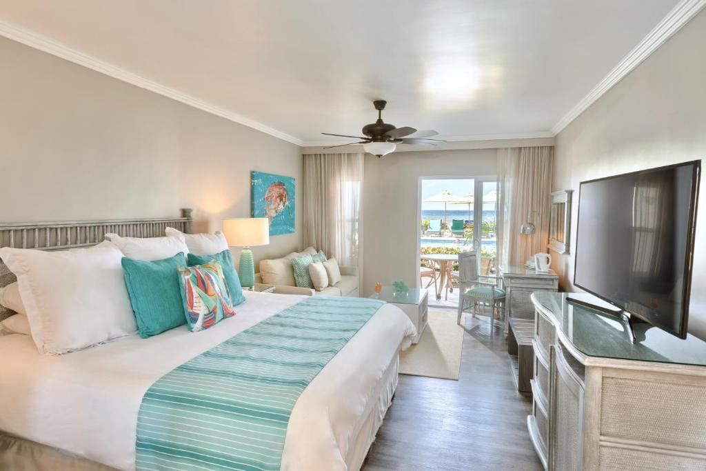 Classic Poolside / Garden View Room room - Image 1