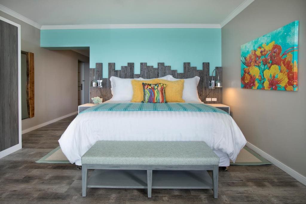 Luxury Two Bedroom Ocean Front Suite room - Image 1
