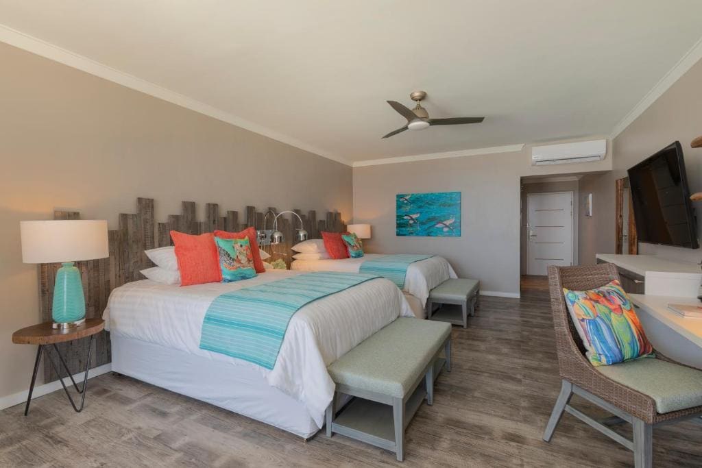 Luxury Four Bedroom Ocean Front Suite room - Image 1
