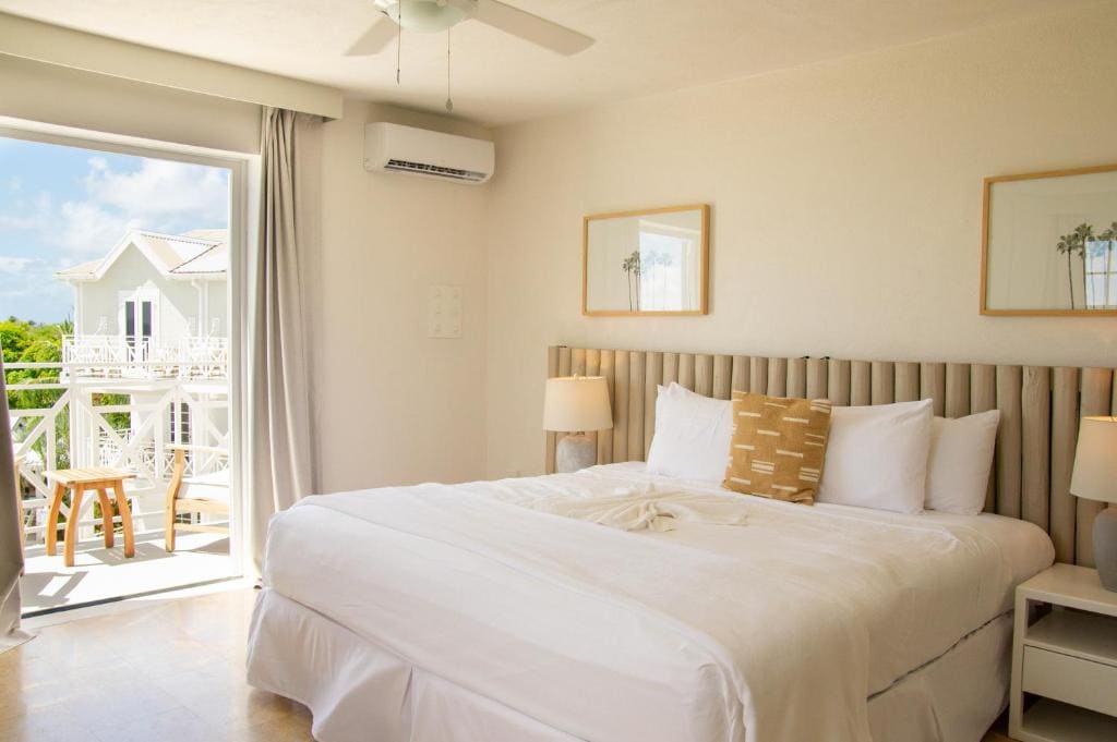 King Suite with Ocean View room - Image 2