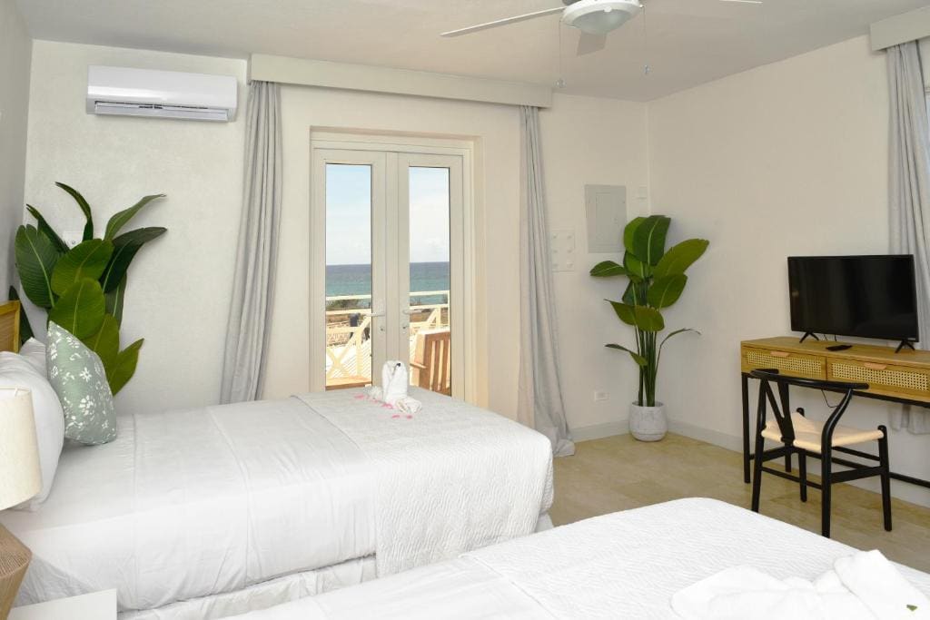 Double Room with Sea View room - Image 1