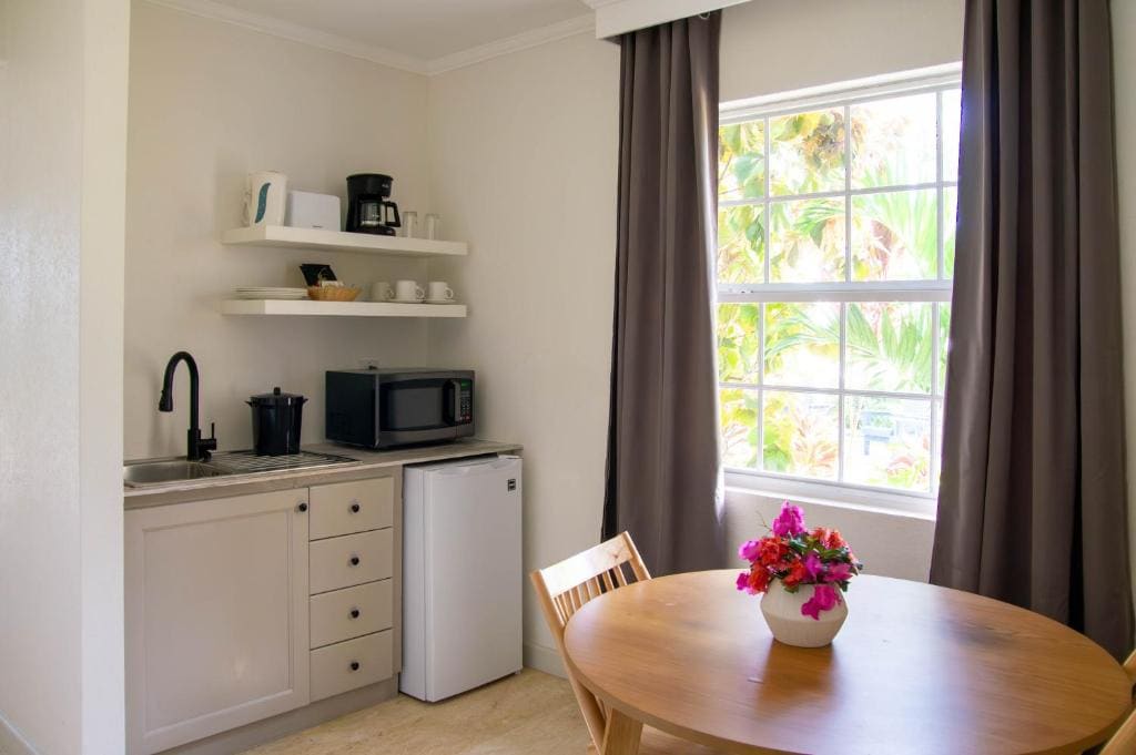 Twin Room with Garden View room - Image 3