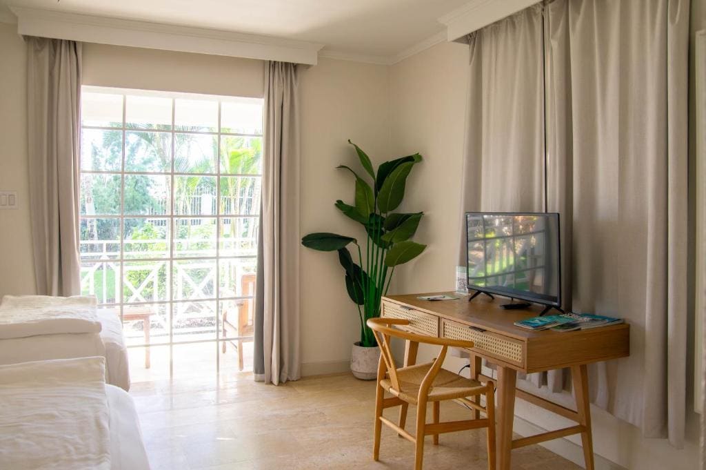 Twin Room with Garden View room - Image 1
