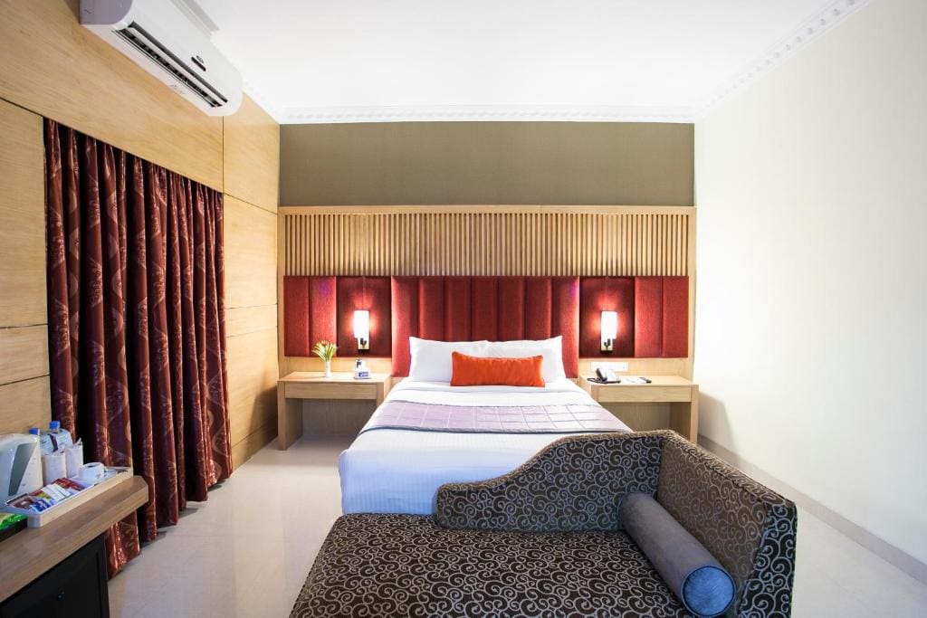 Deluxe Queen Room room - Image 1