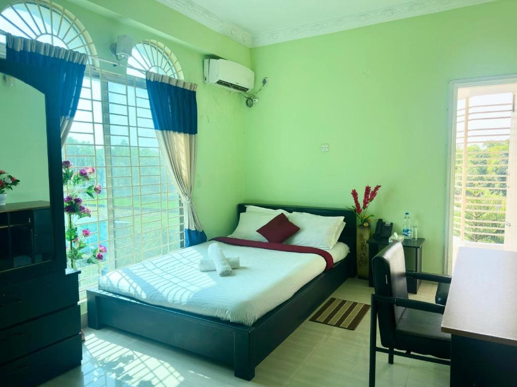 Quadruple Room with Balcony room - Image 3