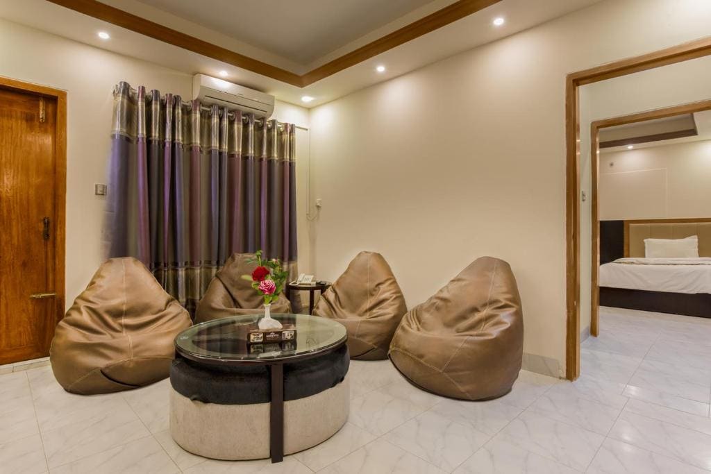 Standard Twin Room room - Image 1