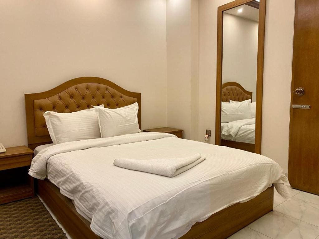 Deluxe Double Room room - Image 2