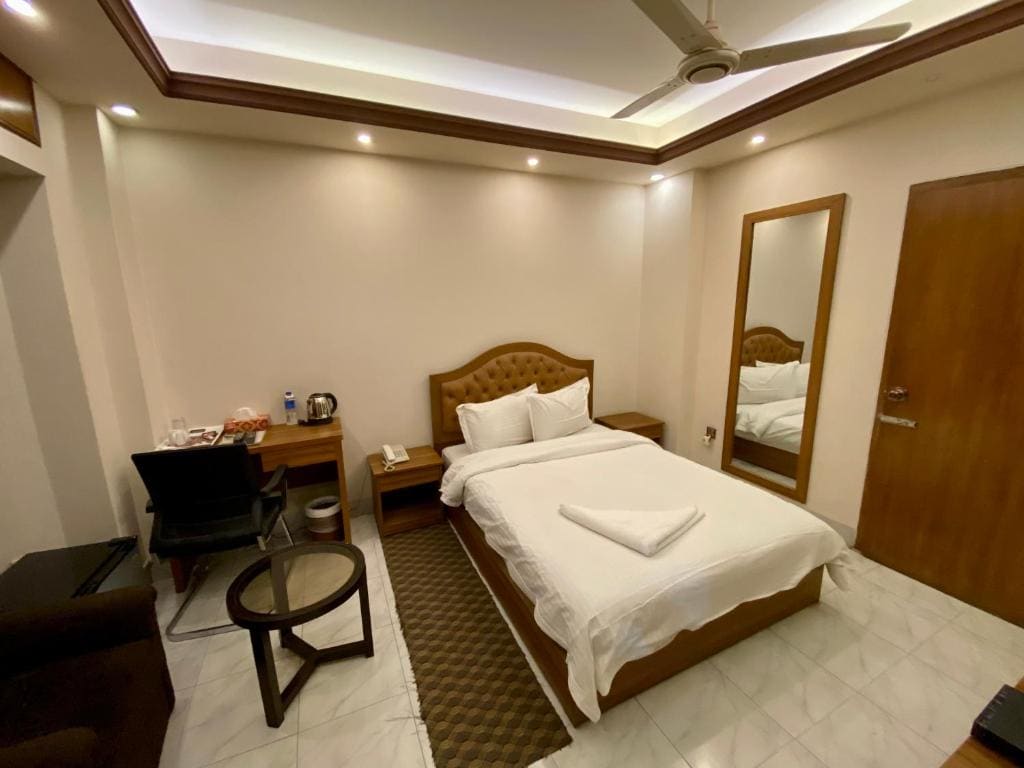 Deluxe Double Room room - Image 1