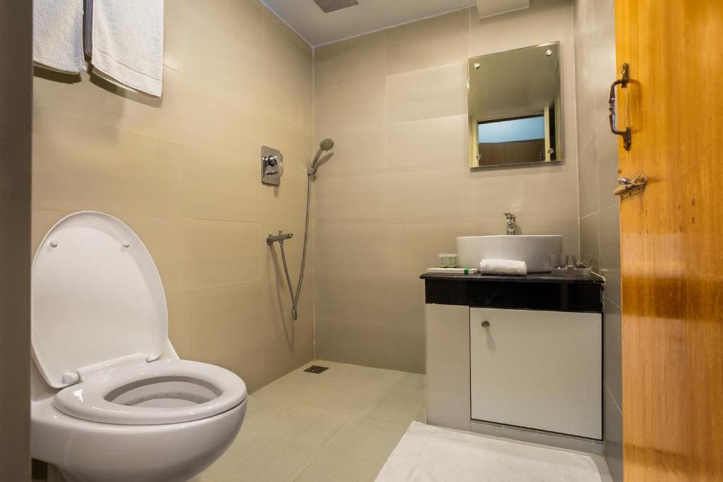 Deluxe Twin Room room - Image 2