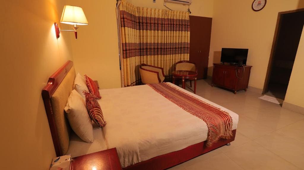 Deluxe Double Room with Bath room - Image 1