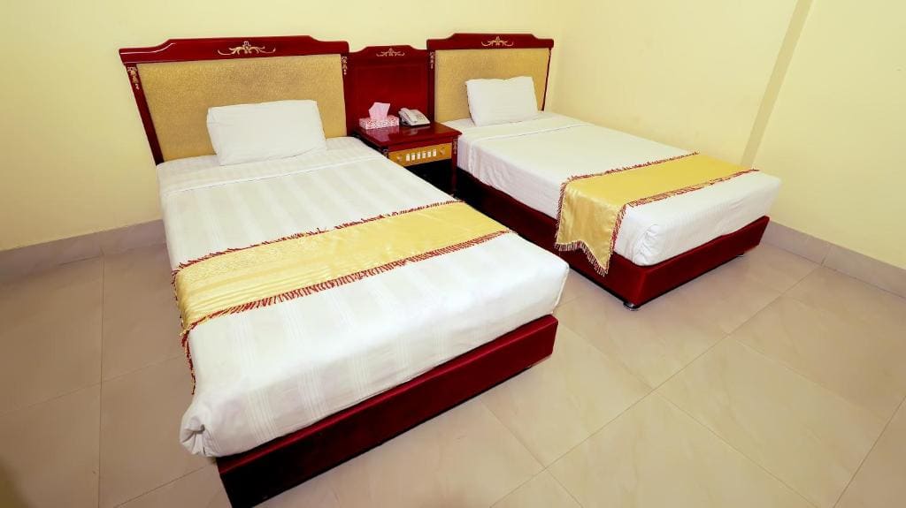 Twin Room with Bathroom room - Image 1