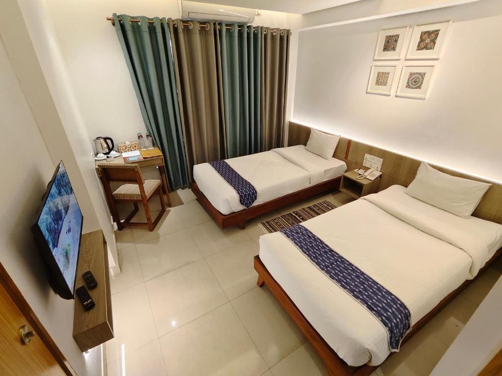 Deluxe Twin Room room - Image 1