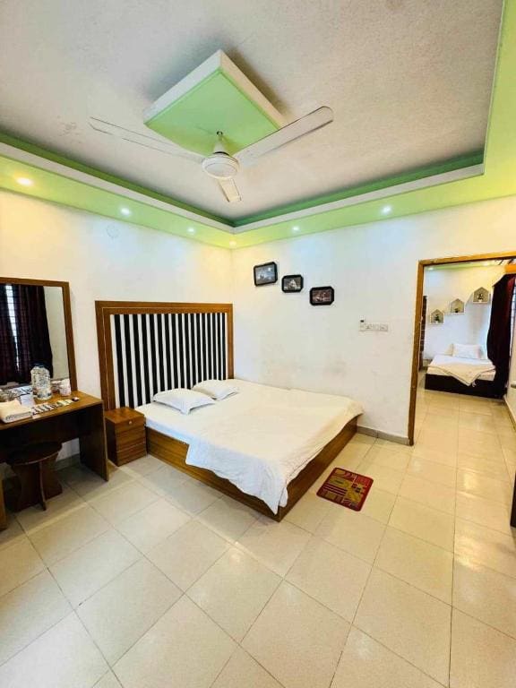 Deluxe Suite room - Image 2