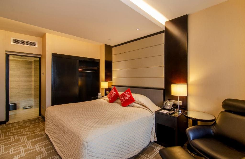 Executive Suite room - Image 1
