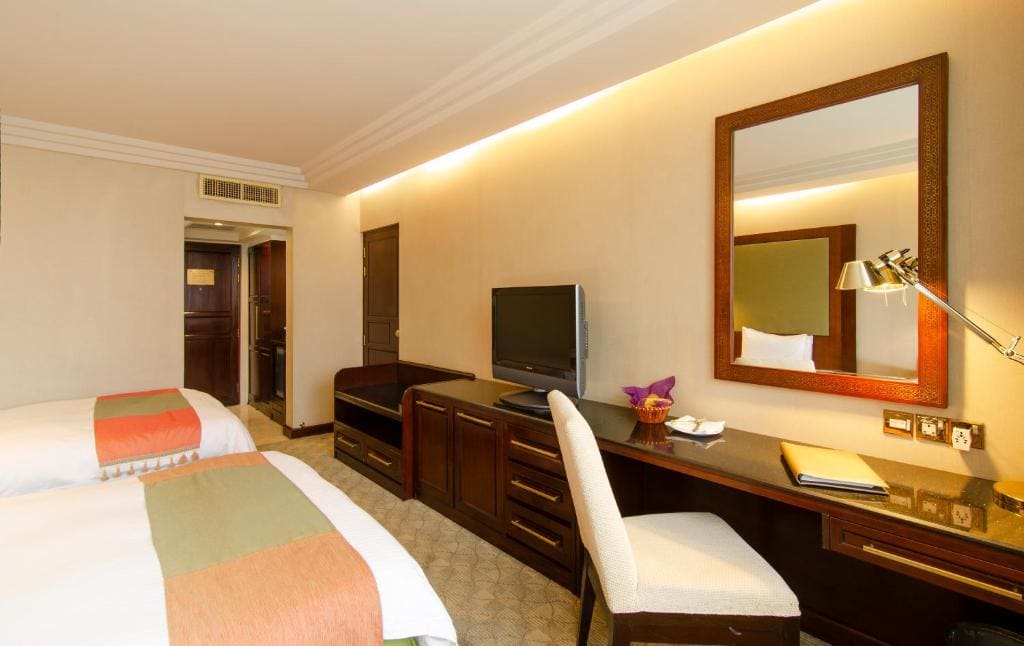 Deluxe Twin Room room - Image 3