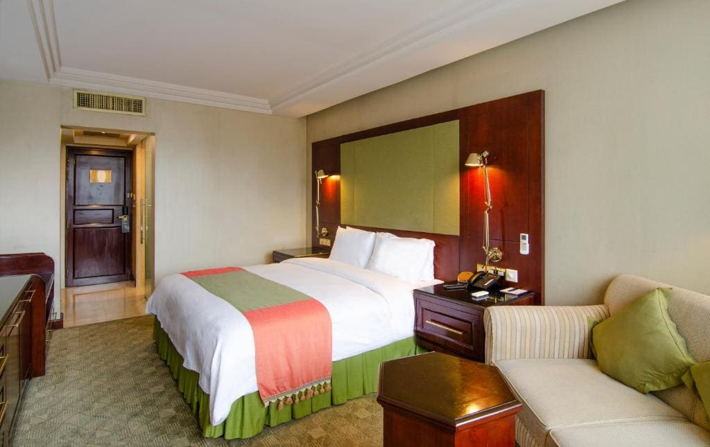 Deluxe King Room room - Image 1
