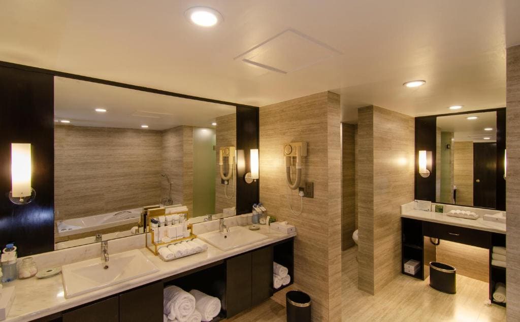 International Suite room - Image 2