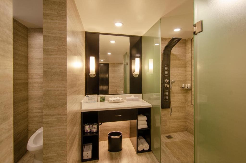 Executive Suite room - Image 3