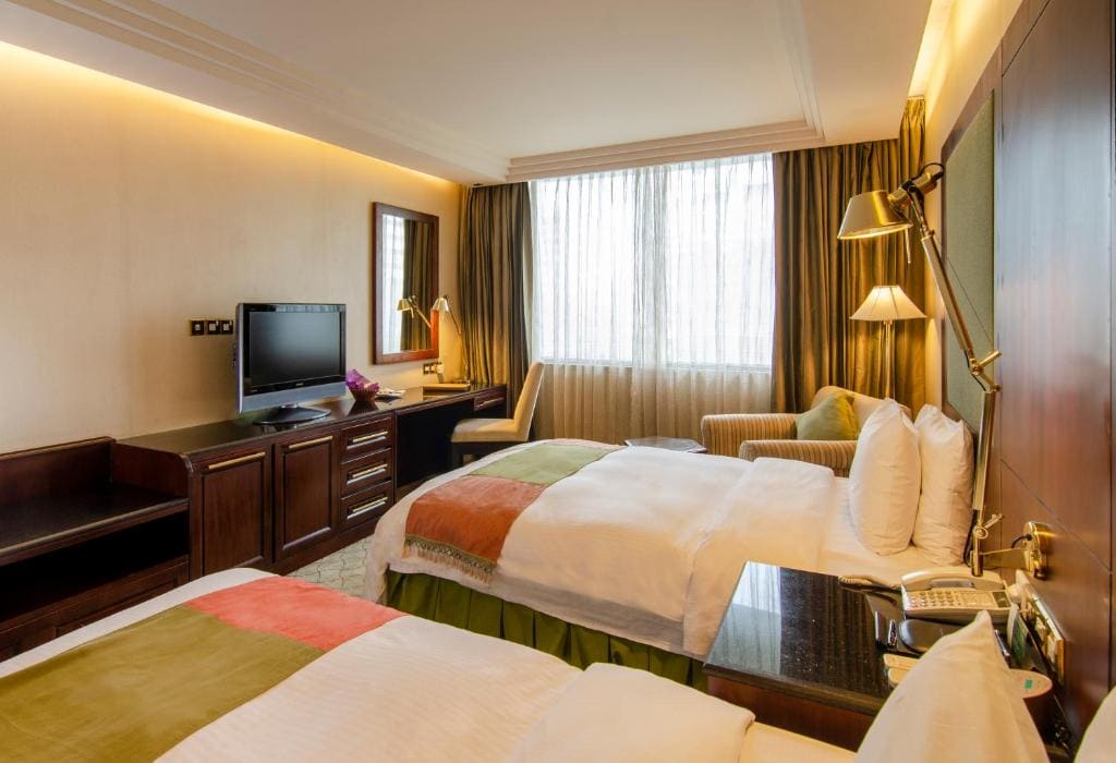 Deluxe Twin Room room - Image 2