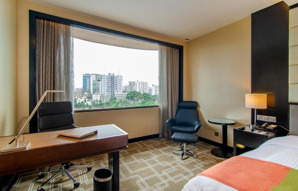 Premier King Room room - Image 3