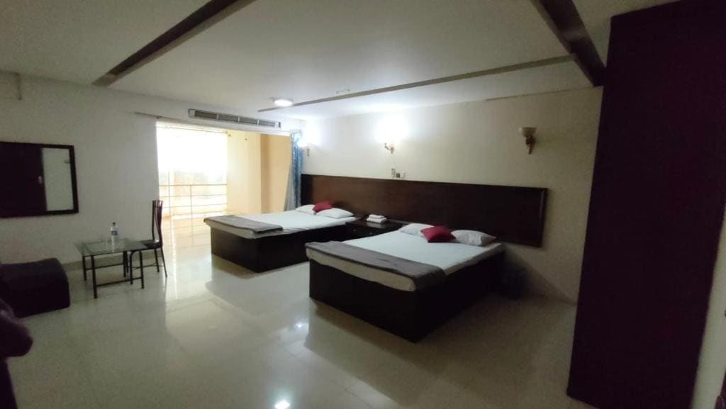 Deluxe Twin Room room - Image 1