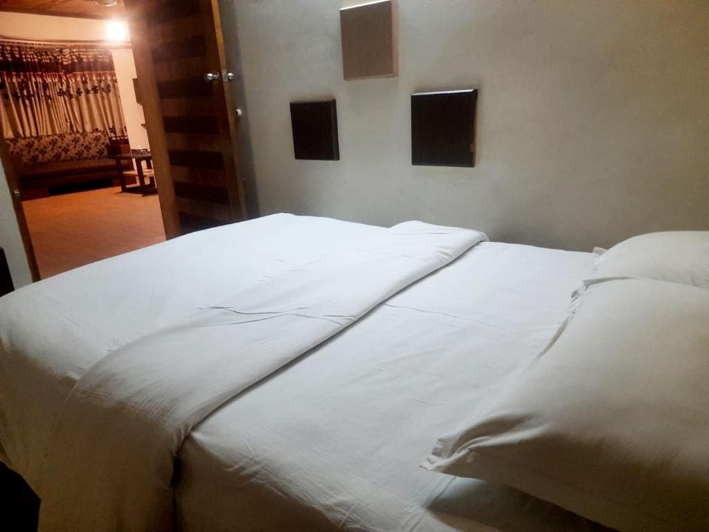 Three-Bedroom Suite room - Image 2