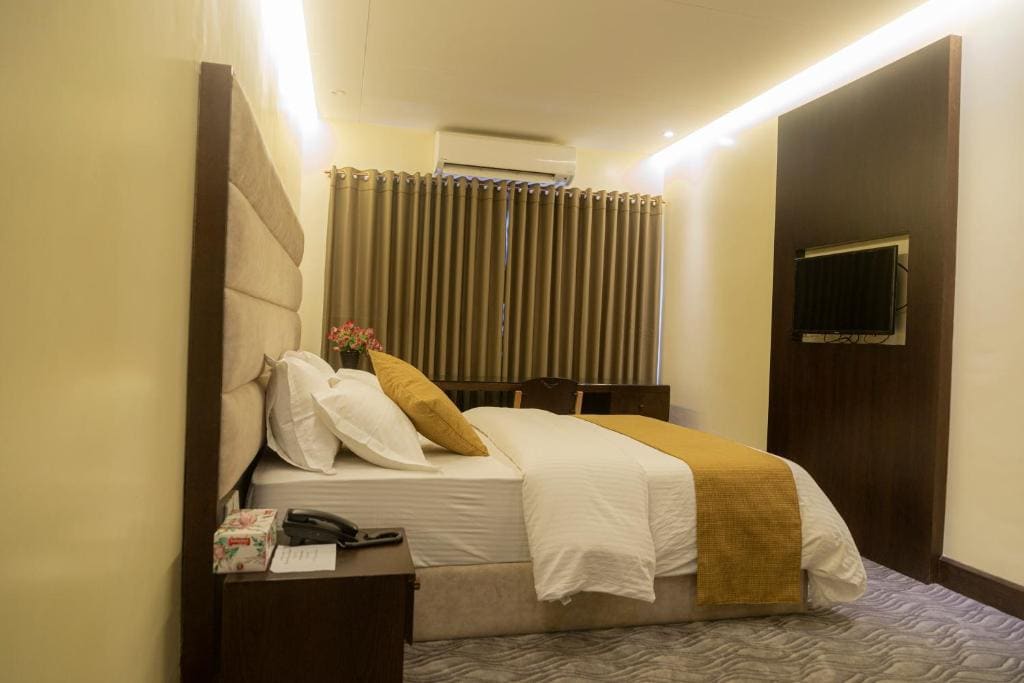 King Room with Mountain View room - Image 1