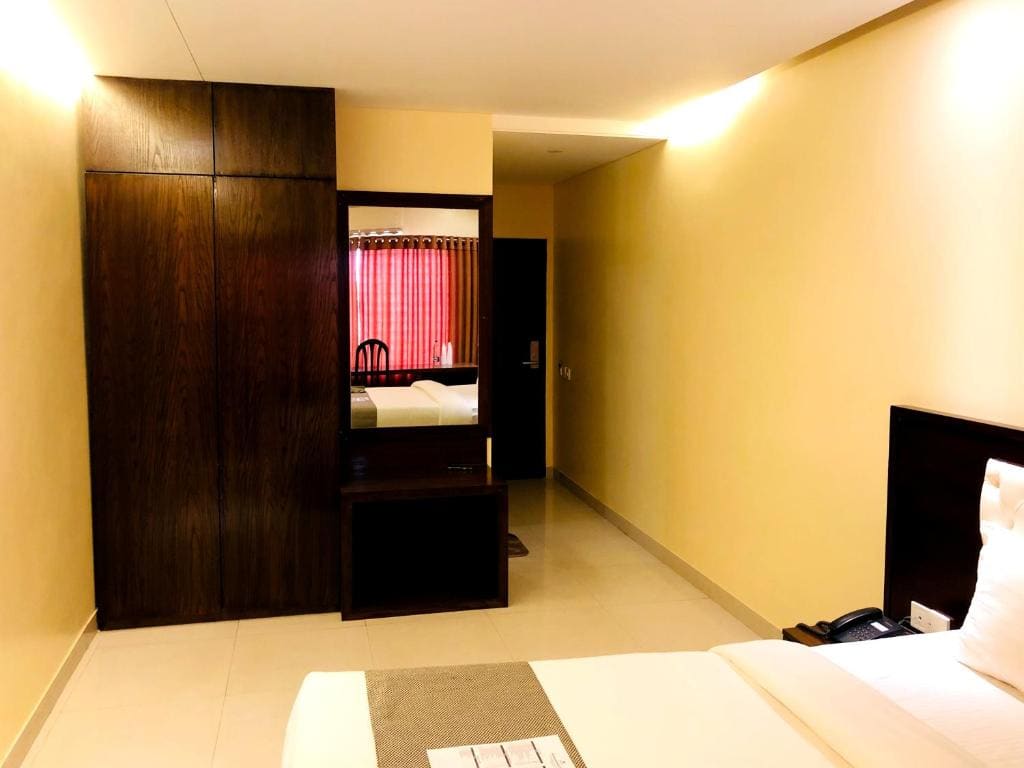 Superior Queen Room room - Image 3